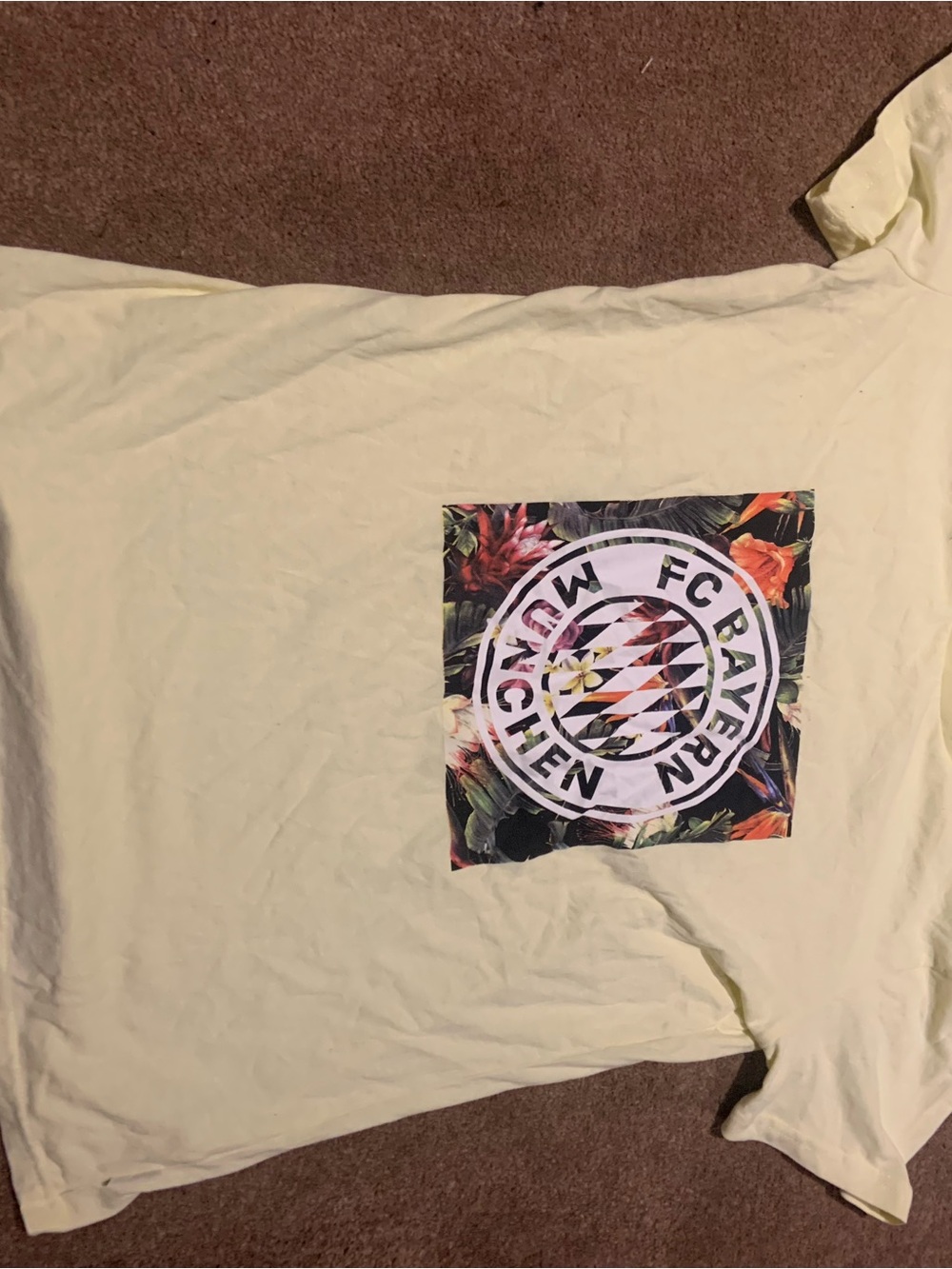 FC Bayern Munchen tropical/Floral Logo Graphic Tee